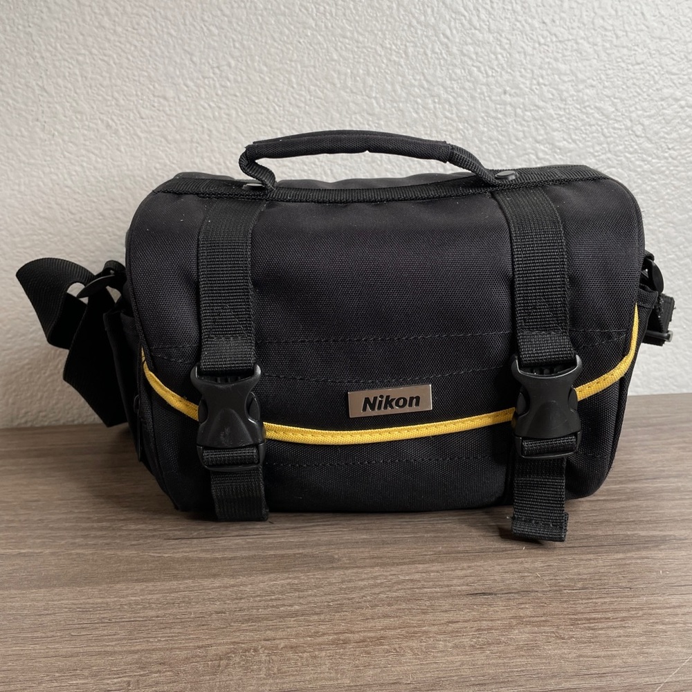 Nikon Black and Yellow Starter Digital DSLR Kit Camera Case Gadget Bag Soft Case